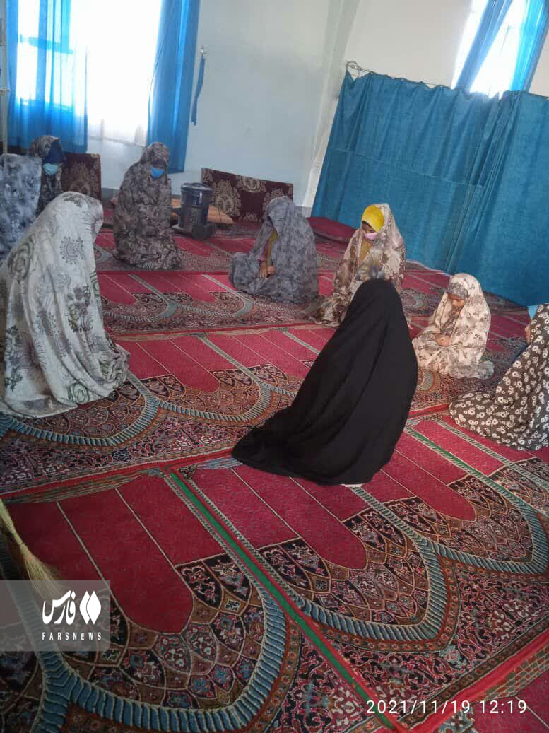 زوج طلبه&zwnj;ای که آمار فرزندآوری یک روستا را بالا بردند +عکس