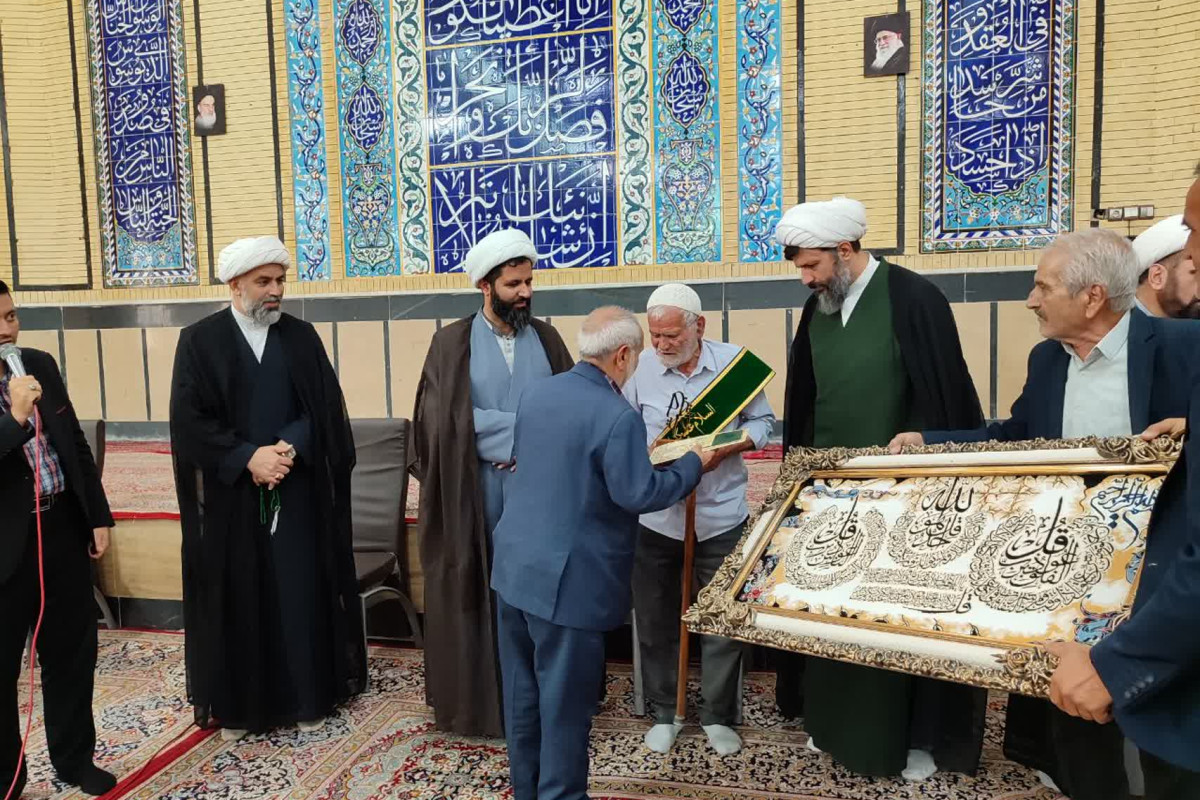 نشان حبیب در دستان پیرغلام طبسی