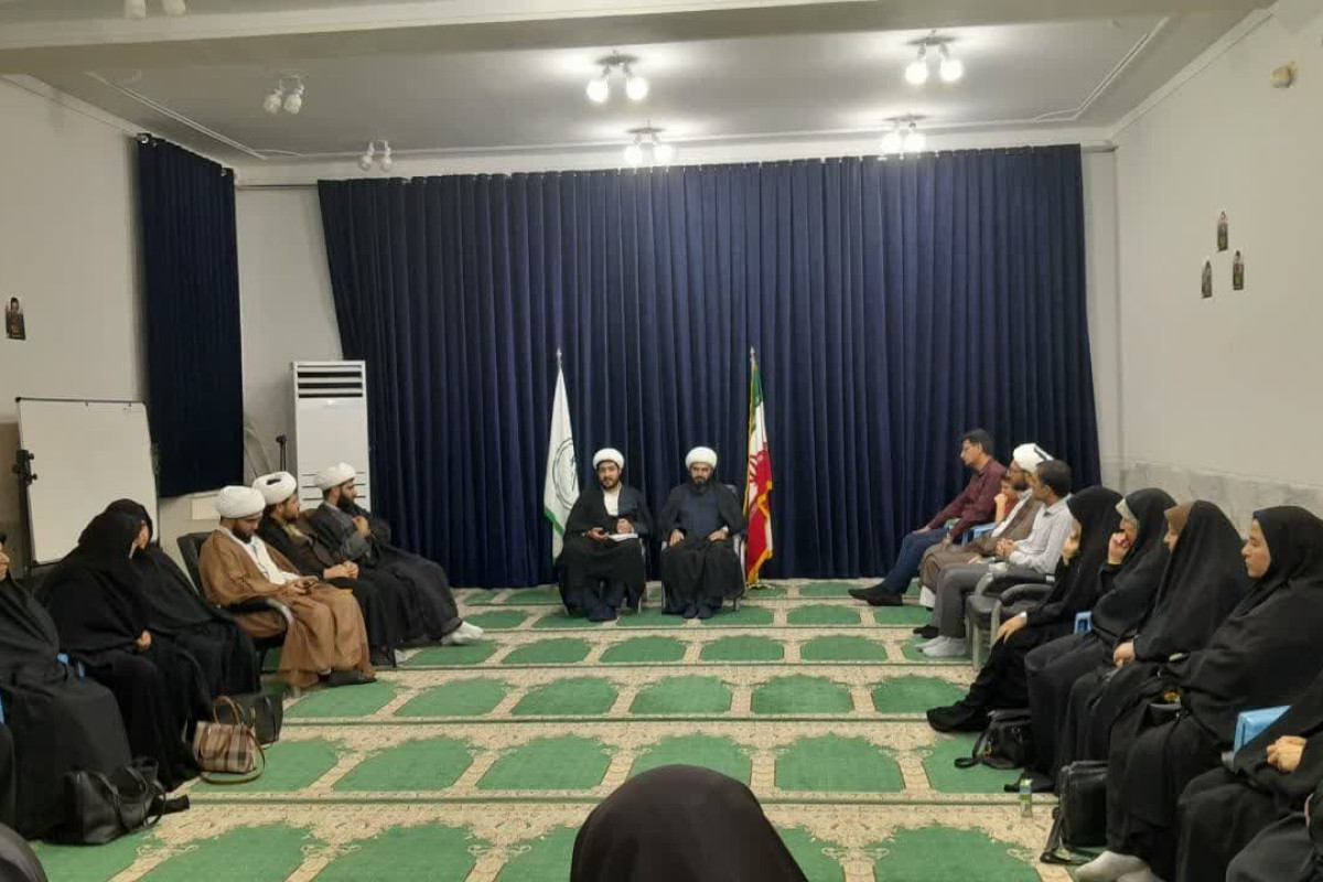 برگزاری نشست هم اندیشی فعالان قرآنی شهرستان مهران