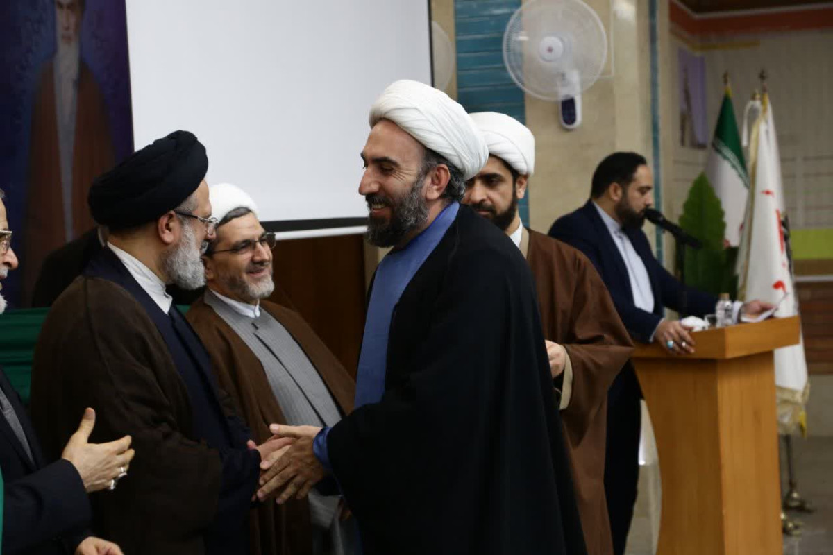 تقدیر از مدیرکل و معاون فرهنگی اداره کل تبلیغات اسلامی استان ایلام در پنجمین کنگره بین‌المللی فعالان فرهنگی اربعین