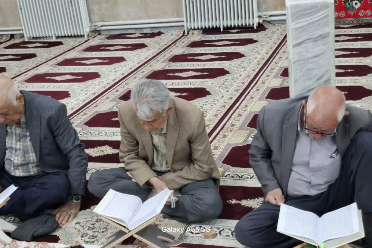 اجرای نهضت زندگی با آیه ها در محافل قرآنی شهرستان بدره