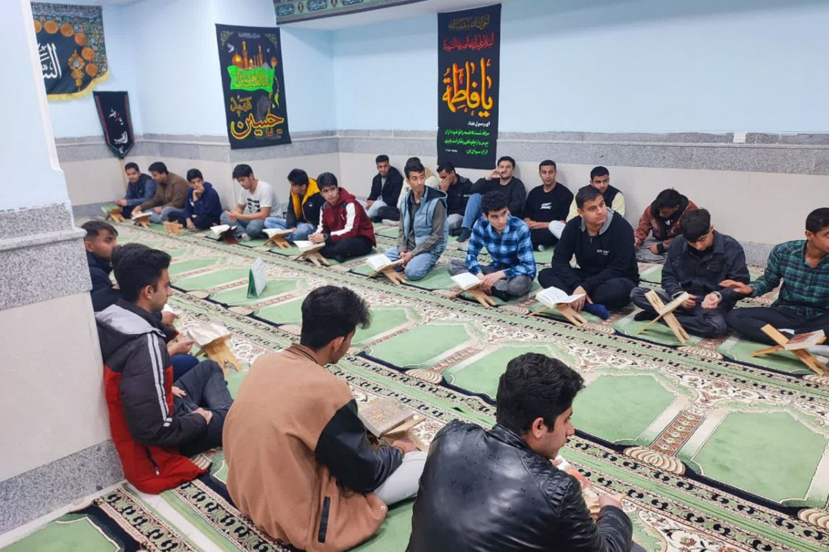 زندگی با آیه ها در مدارس شهرستان بدره