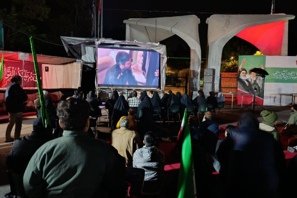 آغاز اکران‌های هفتگی «بهمن سبز» در خیابان انقلاب