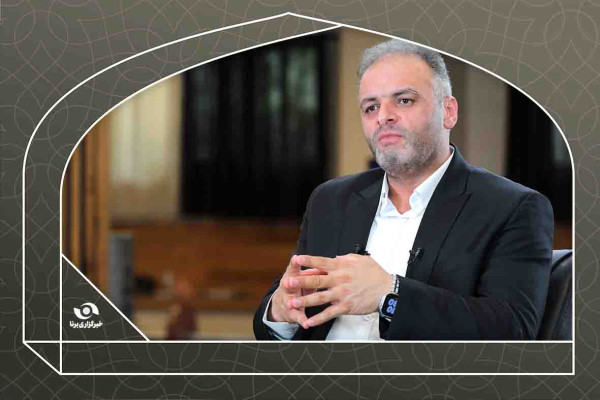 پرچم ایران را با خون قهرمانان بالا می‌بریم