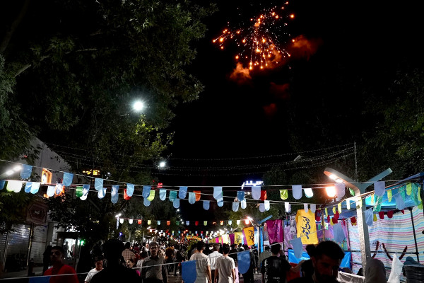 阿赫迈德教民在萨南达季的盛大聚会