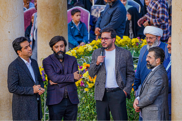 إقامة احتفال محفل في مرقد حافظ الشيرازي