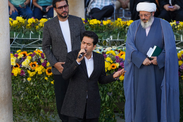 קיום חגיגת מחפל במתחם קברו של חאפז השיראזי