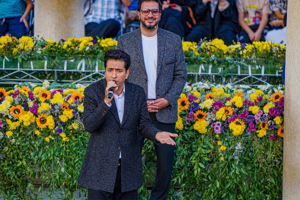 Проведение праздника Махфел у мавзолея Хафиза в Ширазе