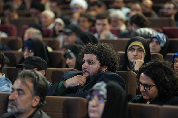 كارن همايونفر يُختار شخصية العام الفنية