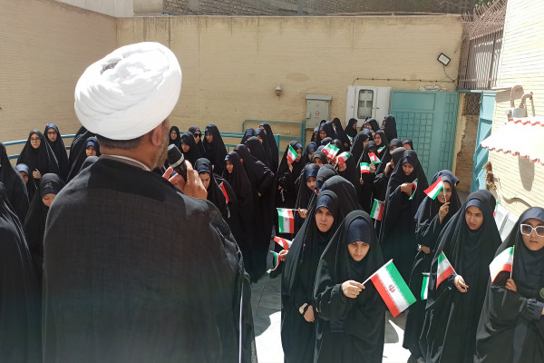 مراسم آغاز سال جدید تحصیلی در دبیرستان های صدرای اصفهان و ملک شهر