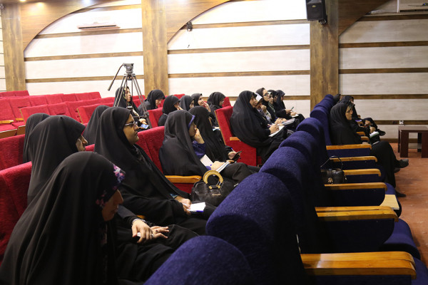 برگزاری کلاس های آموزشی هوش مصنوعی و شبکه های اجتماعی؛ ویژه بانوان کنشگر فضای مجازی در ایلام