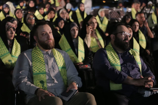 اجتماع نصر با حضور یاران صمود و خانواده شهدای لبنانی در ناو شهید رودکی