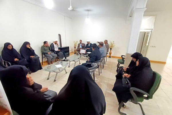 نشست رئیس اداره امور قرآنی استان ایلام با فعالان قرآنی شهرستان بدره