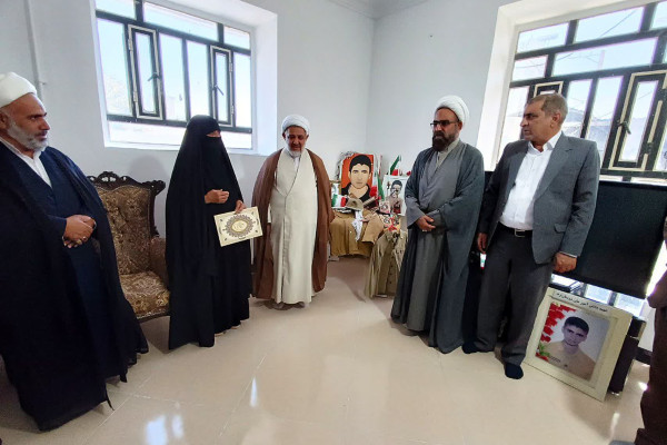 دیدار با خانواده معظم شهید علی دوستانژاد در شهرستان بدره