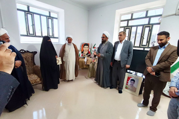 دیدار با خانواده معظم شهید علی دوستانژاد در شهرستان بدره