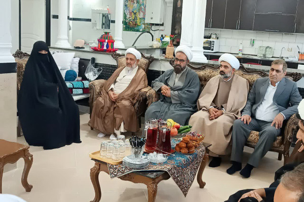 دیدار با خانواده معظم شهید علی دوستانژاد در شهرستان بدره
