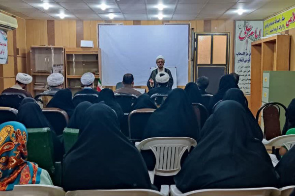 نشست رئیس اداره امور قرآنی استان ایلام با مدیران و فعالان قرآنی، مربیان طرح امین شهرستان دره‌شهر