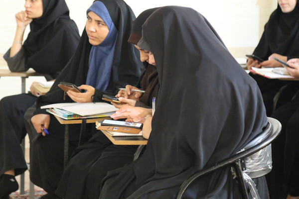 برگزاری کلاس های هوش مصنوعی و شبکه های اجتماعی در شهرستان دهلران