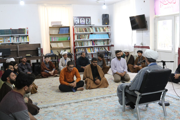 حضور مدیرکل تبلیغات اسلامی استان ایلام؛ در مدرسه علمیه حجت بن الحسن (عج) شهرستان دره شهر