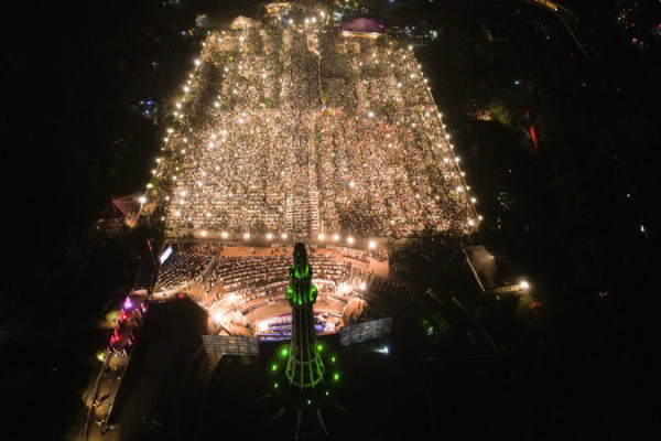 תוכנית הטלוויזיה "מחפל": חגיגות קוראן באיראן ובעולם