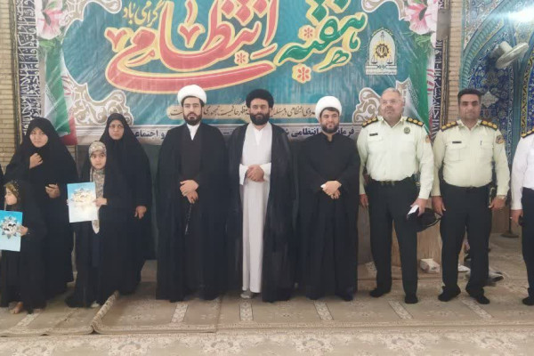 تجلیل از حافظان قرآن کریم در استان فارس