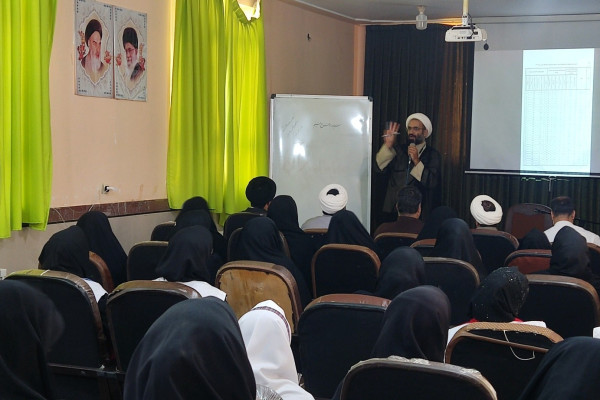 برگزاری کارگاه آموزشی تدبر در قرآن کریم شهرستان ملکشاهی