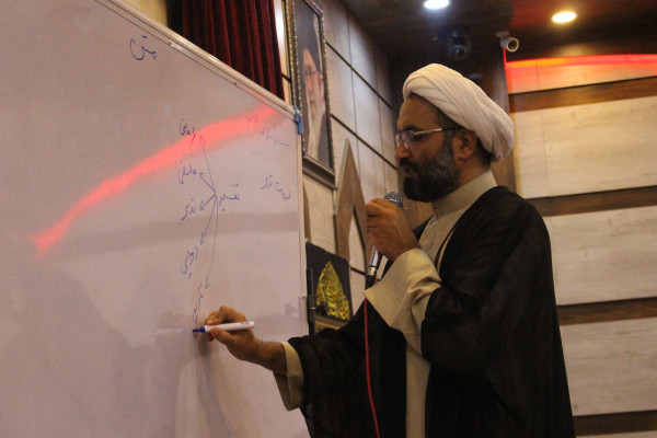 برگزاری کلاس آموزشی تدبر در قرآن کریم در شهرستان ایلام