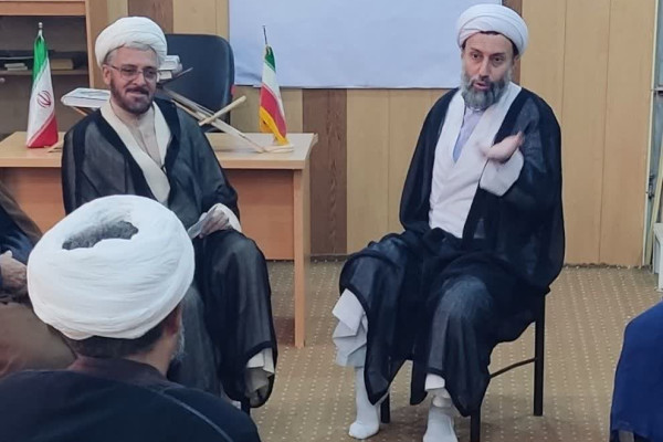 برگزاری جلسه ماهانه روحانیون مستقر شهرستان دره‌شهر