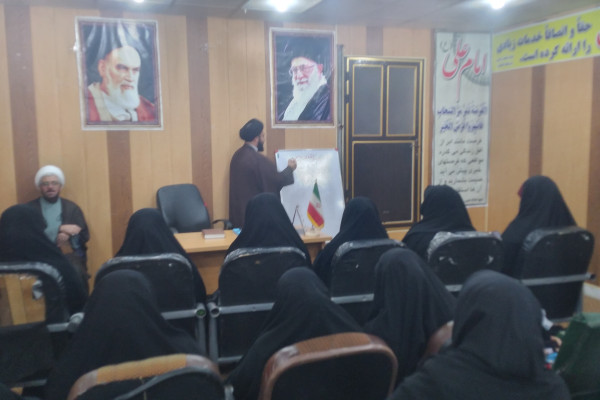 برگزاری کارگاه آموزشی تدبر در قرآن در شهرستان دره شهر