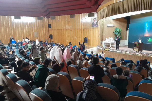 مراسم  جشن بزرگ  یلدای مهربانی در شهرستان صحنه