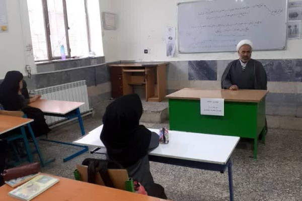 دعوت رئیس اداره تبلیغات اسلامی بدره از دانش آموزان برای اعتکاف