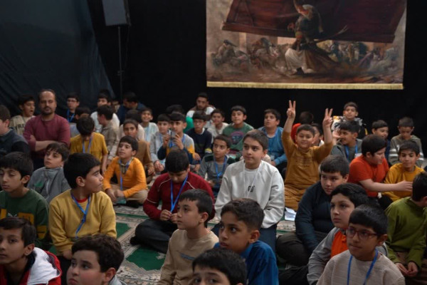 آیین اعتکاف کودکان و نوجوانان هیئت فتاح در مسجد زین‌العابدین شیراز برگزار شد