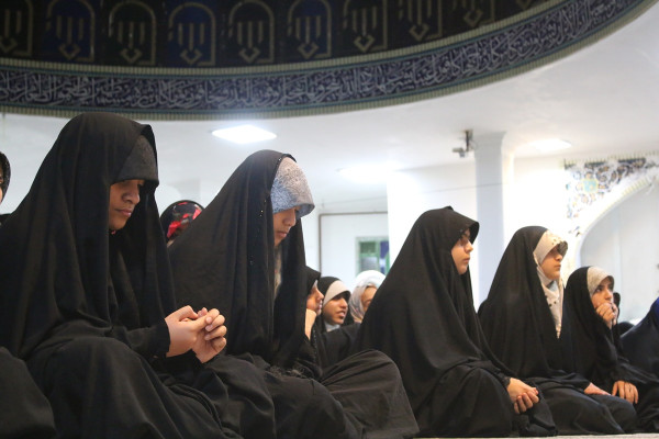 اعتکاف دخترانه همراه با عطر شهدا