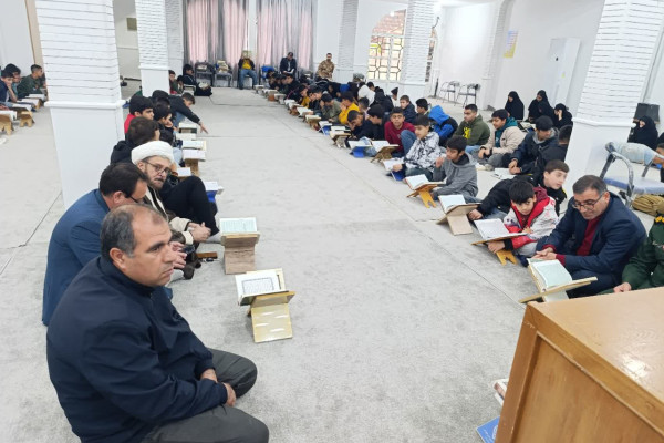 برگزاری محفل انس با قرآن در مسجد جامع شهرستان دره شهر