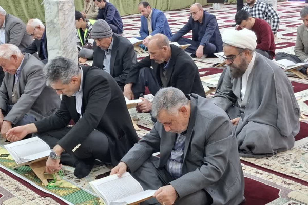 محفل انس با قرآن کریم با محوریت نهضت زندگی با آیه ها در شهرستان بدره برگزار شد