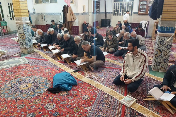 برگزاری محافل انس با قرآن کریم (زندگی با آیه ها) در استان کرمانشاه