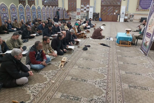 برگزاری محافل انس با قرآن کریم (زندگی با آیه ها) در استان کرمانشاه