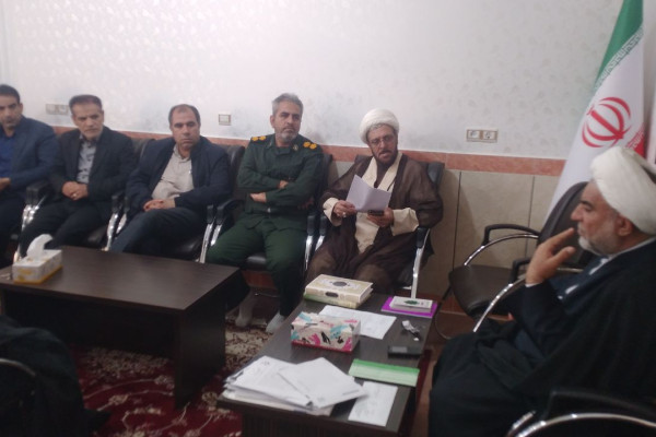 برگزاری جلسه توجیهی سفیران آیه ها باحضور ادارات و نهادهای فرهنگی در دفتر امام جمعه شهرستان دره شهر