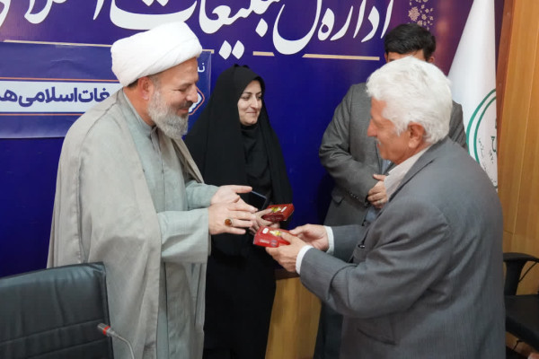 نشست صمیمی حجت الاسلام گرجی مدیر کل تبلیغات اسلامی همدان با اصحاب رسانه