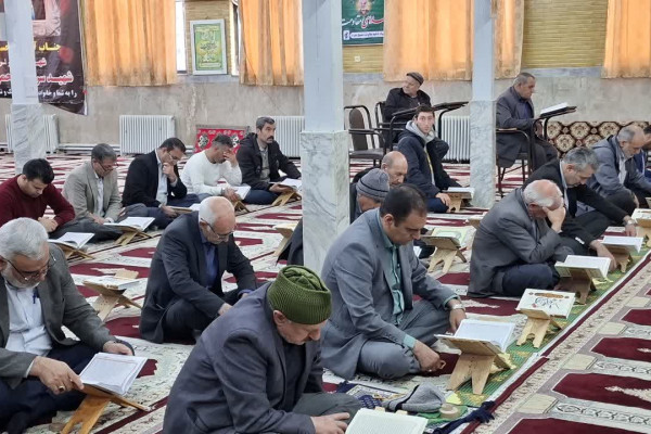 برگزاری محفل جزءخوانی قرآن کریم در مسجدجامع شهر بدره