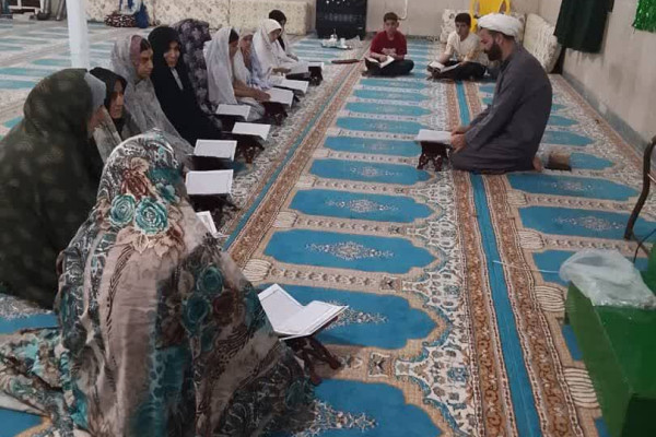 برگزاری برنامه جزءخوانی قرآن کریم(زندگی با آیه) در مساجد شهرستان دره شهر