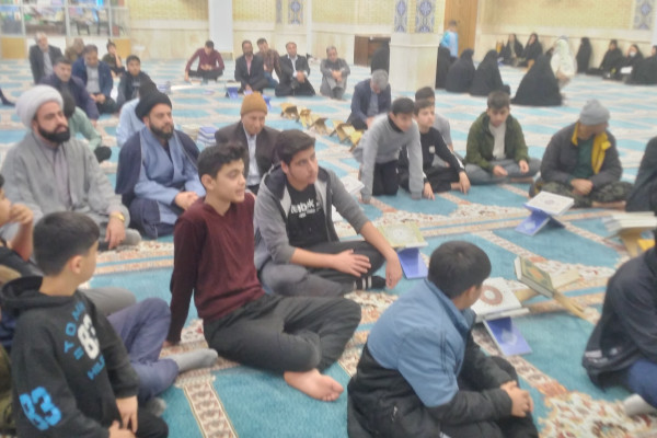 برگزاری محفل جزءخوانی قرآن کریم ( زندگی با آیه ها) در مسجد جامع شهرستان دره شهر