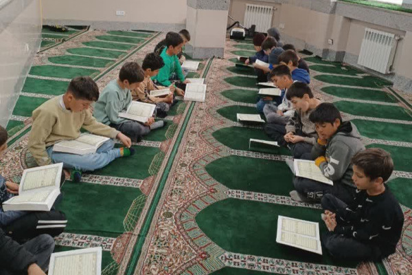 اجرای طرح ملی زندگی با آیه ها در مدارس شهرستان دره شهر