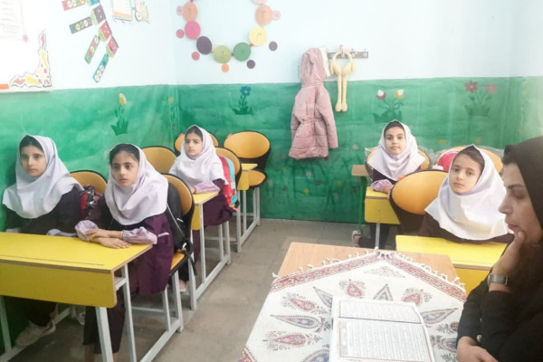 اجرای نهضت ملی زندگی با آیه ها در مدارس شهرستان مهران