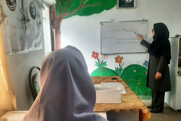 اجرای نهضت ملی زندگی با آیه ها در مدارس شهرستان مهران