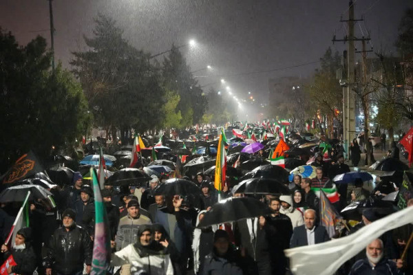 مردم کرمانشاه در حمایت از انقلاب و رهبری و خونخواهی امام شهید امت کوتاه بیا نیستند