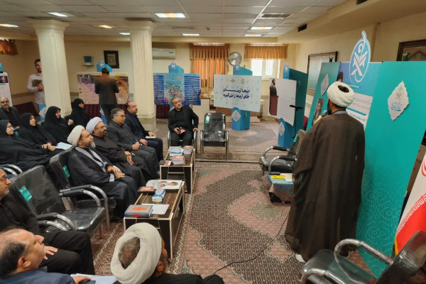 بازدید استاندار خراسان جنوبی و جمعی از مدیران کل ادارات از نمایشگاه قرآنی زندگی با آیه‌ها