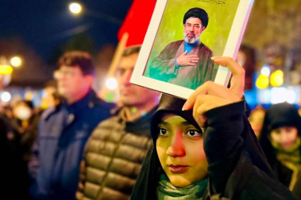 بچه های ما خونخواه رهبر شهیداند