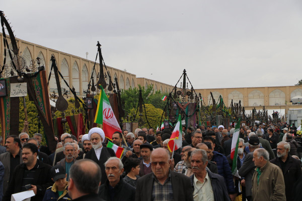 اجتماع عظیم و بی نظیر هیئات مذهبی در میدان امام اصفهان