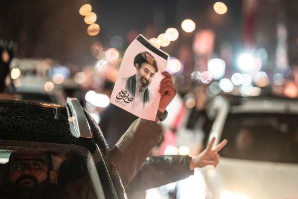 تجمع شبانه مردم در حمایت از ایران ادامه دارد